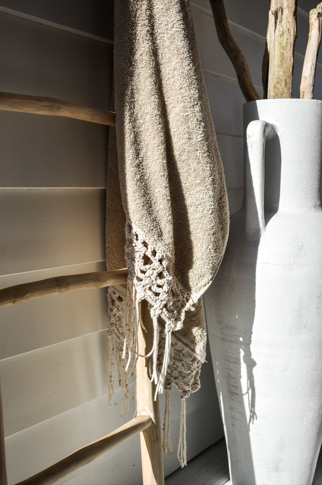 TASSLE BEACH TOWEL